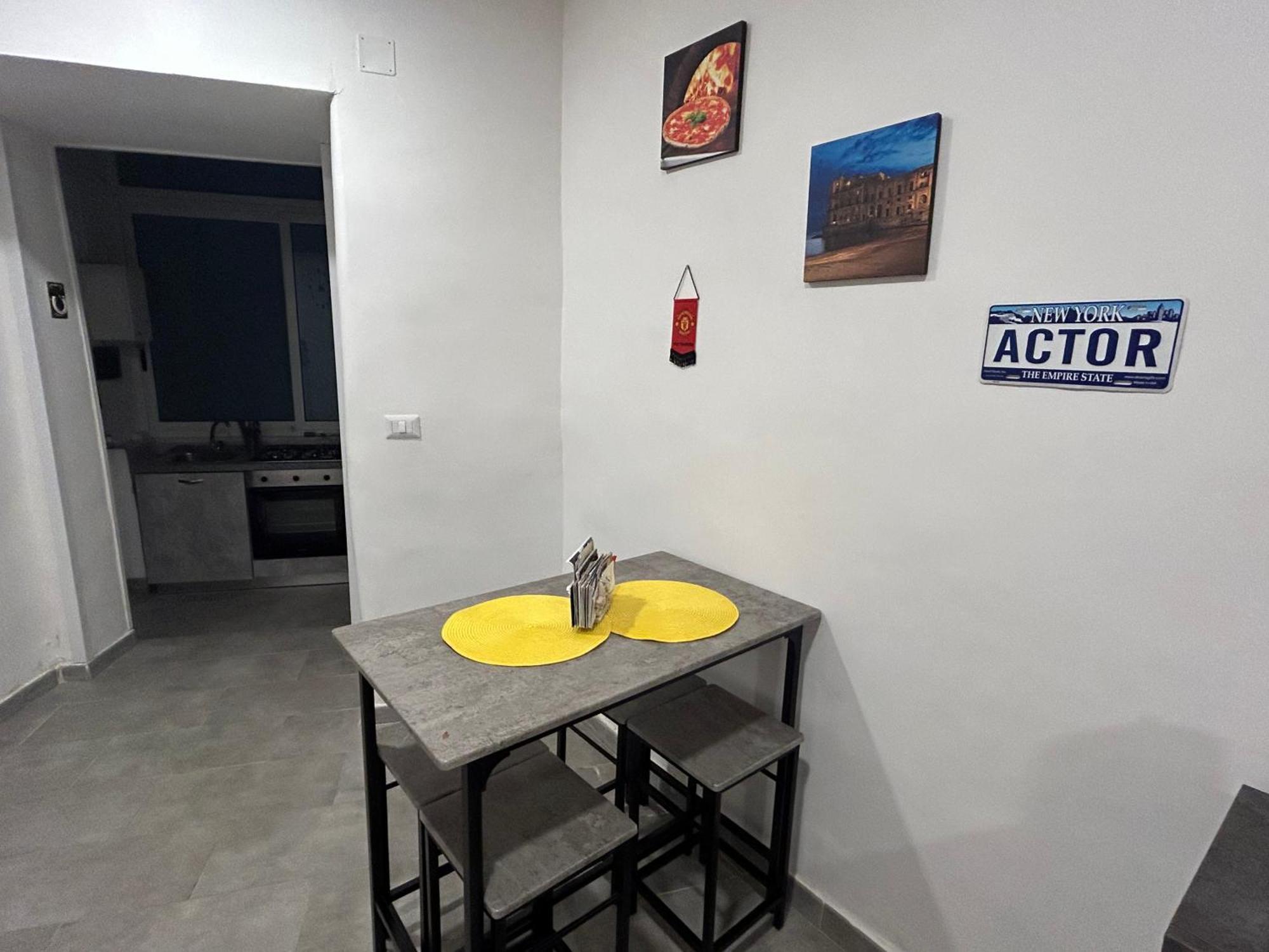 Casagiulia Apartment Наполи Екстериор снимка